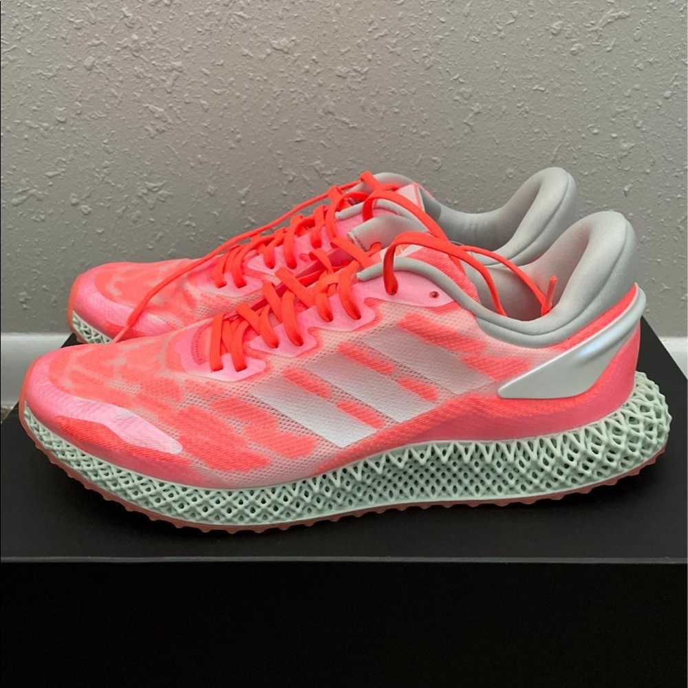 FW6838
4D Run 1.0 Signal Coral
Color: Signal Coral
Brand New in Original Box